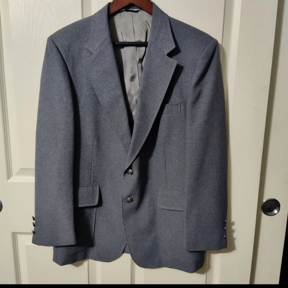 Edgeworth Suit